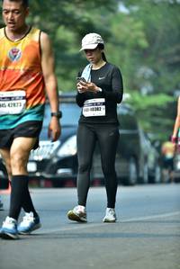 BIB: 42823, 40382
                            <button type="button" onclick="openModal(10119343)" class="btn btn-primary btn-sm float-right btn-popup" data-toggle="modal" data-target=".modal-high-quality">
                        <i class="fas fa-shopping-cart"></i> Add to Cart
                    </button>
                                            <button type="button" onclick="isThisMe(10119343, true)" class="btn btn-success btn-sm float-right btn-popup btn-isme hidden" data-toggle="tooltip" data-placement="bottom" title="นี่คือรูปของคุณใช่ไหม คลิกที่นี่เพื่อเอาเข้าอัลบั้ม">
                        <i class="fas fa-plus"></i> Add to album
                    </button>
                    <button type="button" onclick="isThisMe(10119343, false)" class="btn btn-warning btn-sm float-right btn-popup btn-isnotme hidden">
                        <i class="fas fa-ban"></i> Remove from album
                    </button>